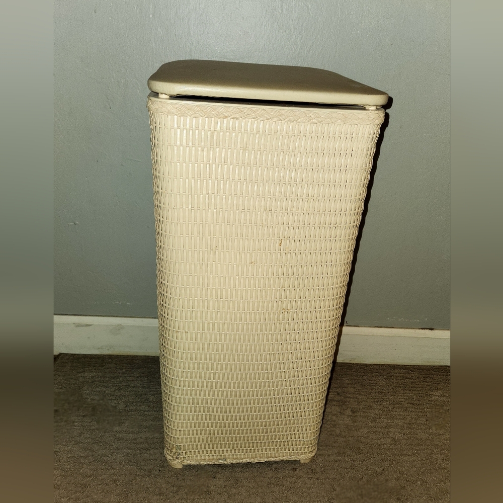 Vintage 1970s Ivory White Woven Wicker Square Storage Hamper